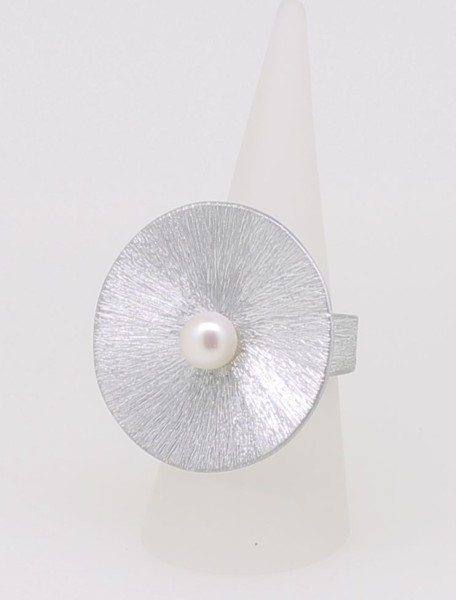 Design-Ring, Kreis mit Perle